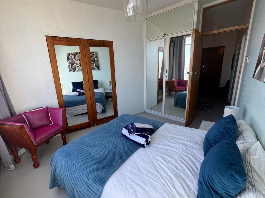 2 Bedroom Property for Sale in Vredehoek Western Cape
